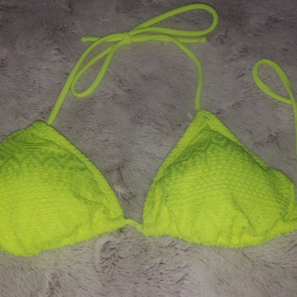 No Boundaries Lime Green Bikini Top